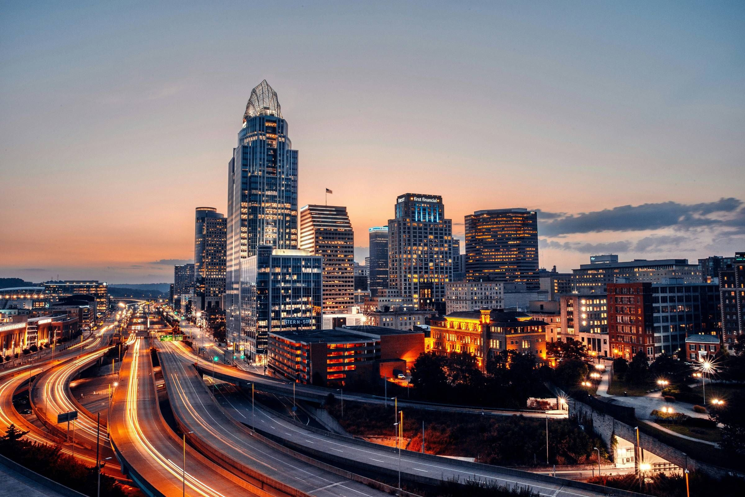 Cincinnati Skyline photo by Jeff Blucker